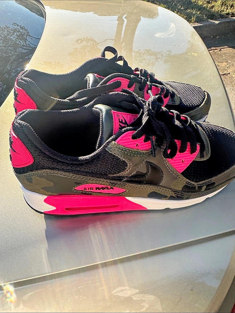 Nike Air Max 90 Sneakers Black & Pink US 9